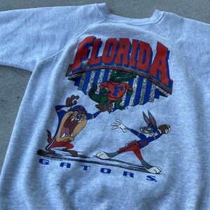 Vintage 1994 University of Florida / Warner Brothers crewneck with looney tunes